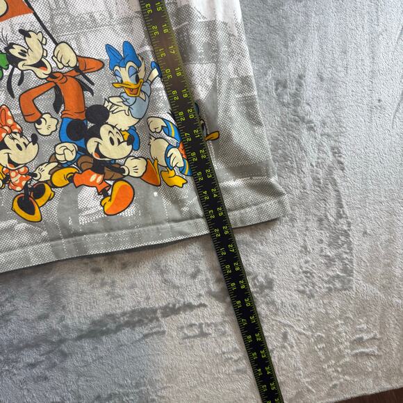 Disney Mens M Mickey Mouse And Friends Parade T-Shirt Disneyland 2023 White - Picture 5 of 6